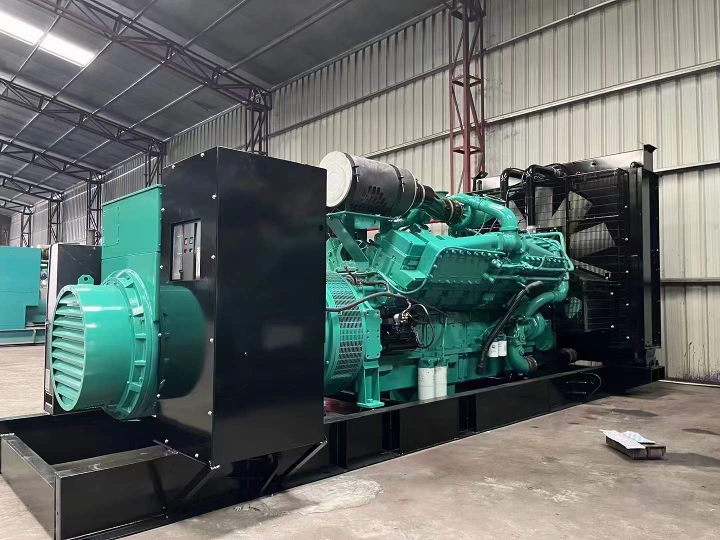 元江如何降低 800kW 柴油发电机输出电流的波动？